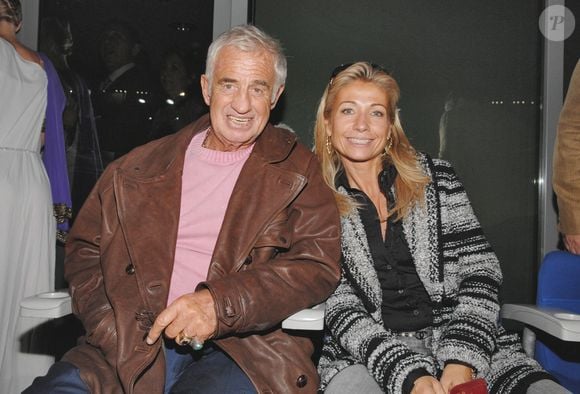 L'acteur français Jean-Paul Belmondo et sa femme Natty assistent à la superproduction de Robert Hossein 'Ben-Hur' au Stade de France à Saint-Denis, près de Paris, France, le 26 septembre 2006. Photo by Nicolas Khayat/ABACAPRESS.COM