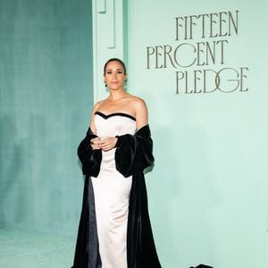 Les participantes VIP bénéficieront de cadeaux, d’une nuit avec vue sur l’océan, et d’un portrait de groupe avec Meghan Markle.

Meghan Markle, duchesse de Sussex, au photocall du gala annuel de collecte de fonds "Fifteen Percent Pledge" en l'honneur de Tina Knowles aux studios Paramount de Los Angeles, Californie, Etats-Unis, le 19 février 2026. © BFA.com/BACKGRID/Bestimage