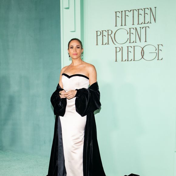 Les participantes VIP bénéficieront de cadeaux, d’une nuit avec vue sur l’océan, et d’un portrait de groupe avec Meghan Markle.

Meghan Markle, duchesse de Sussex, au photocall du gala annuel de collecte de fonds "Fifteen Percent Pledge" en l'honneur de Tina Knowles aux studios Paramount de Los Angeles, Californie, Etats-Unis, le 19 février 2026. © BFA.com/BACKGRID/Bestimage