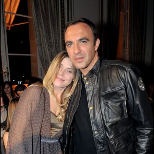 Emma Daumas et Nikos Aliagas lors du défilé "Eva Minge" en 2008. Photo par BestImage