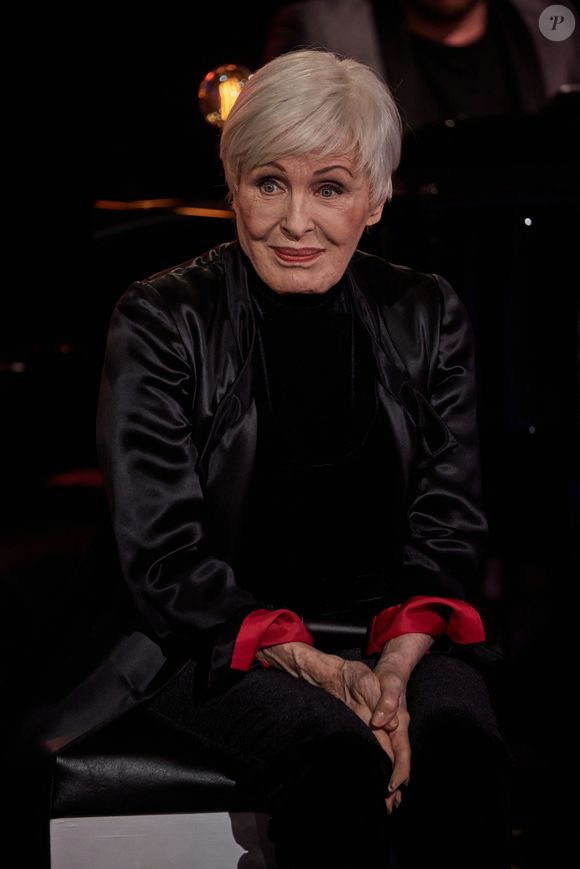 Artiste polyvalente, la maman de Stéphanie semble avoir vécu mille vies ! A rappeler que dans les années 70, elle a multiplié les succès.

Exclusif - Nicole Croisille - Enregistrement de l'émission "Allez viens je t'emmène…Au Music Hall" au Studio Gabriel à Paris, qui sera diffusée le 28 mai sur France 3. Le 6 avril 2021 © Cyril Moreau / Bestimage