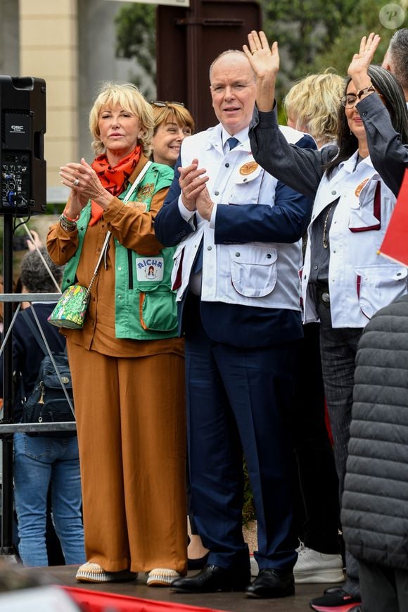 Le prince Albert II de Monaco a donné le départ de la 34eme édition du Rallye des Gazelles, depuis le chapiteau de Fonvieille à Monaco, en compagnie de Dominique Serra, la fondatrice et présidente du Rallye, de la marraine de coeur pour 2025, Luana Belmondo, Nadia Fettah Alaoui, la ministre de l'Economie et des Finances du Royaume du Maroc, du président du Conseil National Monégasque, Thomas Brezzo, et des personnalités du gouvernement, le 12 avril 2025 © Bruno Bebert / Bestimage