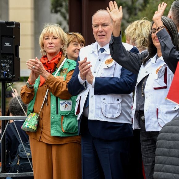 Le prince Albert II de Monaco a donné le départ de la 34eme édition du Rallye des Gazelles, depuis le chapiteau de Fonvieille à Monaco, en compagnie de Dominique Serra, la fondatrice et présidente du Rallye, de la marraine de coeur pour 2025, Luana Belmondo, Nadia Fettah Alaoui, la ministre de l'Economie et des Finances du Royaume du Maroc, du président du Conseil National Monégasque, Thomas Brezzo, et des personnalités du gouvernement, le 12 avril 2025 © Bruno Bebert / Bestimage