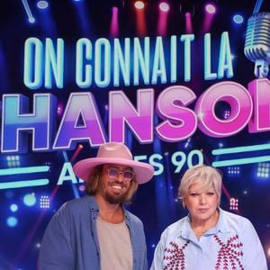 Exclusif - Yann Muller, Laurence Boccolini, lors de l'enregistrement de l'émission "On Connait La Chanson Années 90", présentée par L.Boccolini et diffusée le 19 mai 2026 sur W9, à Paris, France, le 8 avril 2026. © Jack Tribeca/Bestimage