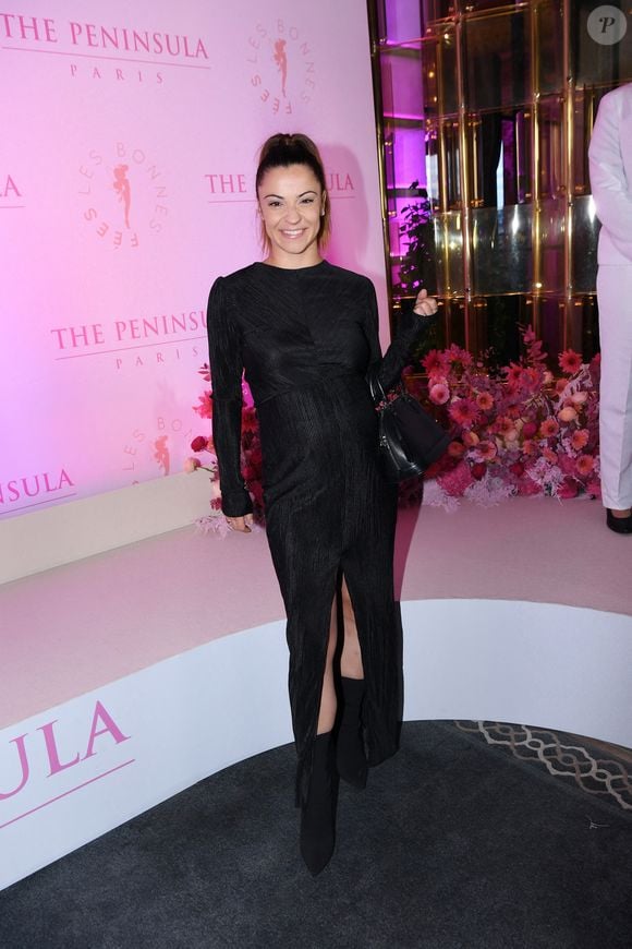 Denitsa Ikonomova (enceinte) - Photocall du 5ème gala de charité de l'association "Les Bonnes Fées" à l'occasion de la campagne mondiale "Octobre Rose" à l'hôtel Peninsula, Paris le 3 octobre 2024. A l'occasion de la campagne mondiale "Octobre Rose", l'hôtel Peninsula Paris lance son programme caritatif "Peninsula in Pink", dont les bénéfices de 254 400 Euros seront reversés à l'association "Les Bonnes Fées". © Rachid Bellak/Bestimage