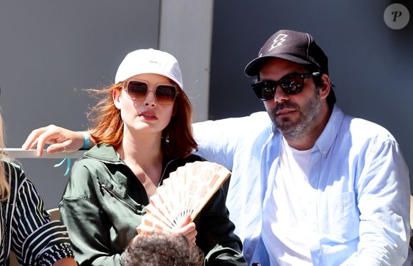 Elodie Frégé et David Faisques dans les tribunes lors des Internationaux de France de Tennis de Roland Garros 2025. Paris, le 30 mai 2025. © Jacovides/Moreau/Bestimage