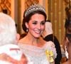 Et si une Française devenait un soutien important de la future reine Kate Middleton ?
Catherine (Kate) Middleton, duchesse de Cambridge - La famille royale d'Angleterre accueille les invités lors d'une réception pour les membres du corps diplomatique au palais de Buckingham à Londres.