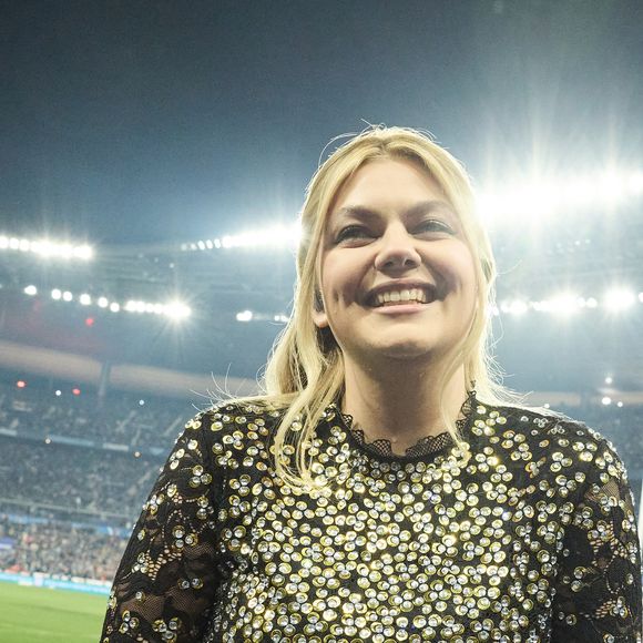 La chanteuse Louane (Louane Emera), représentante de la France au concours de l'Eurovision
Stade de France à la mi-temps du match du Tournoi des Six Nations opposant la France à l'Écosse, à Saint-Denis, Seine Saint-Denis, France, le 15 mars 2025. © Cyril Moreau/Bestimage