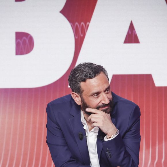 Exclusif - Cyril Hanouna, sur le plateau de l’émission « TPMP » présentée par C.Hanouna et diffusée en direct sur Youtube et sur toutes les box (SFR, FREE, Bouygues, MyCanal etc), Boulogne-Billancourt, France, le 17 mars 2025. © Jack Tribeca / Bestimage