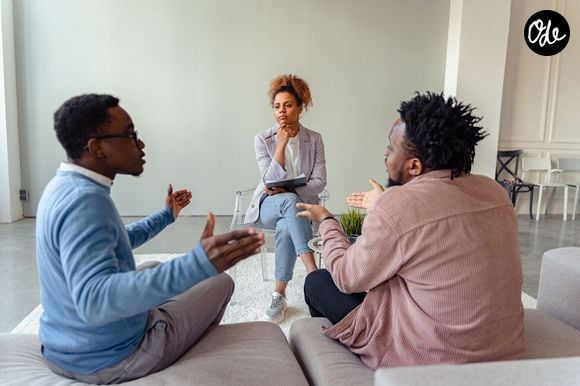 Dans certains cas, interrompre peut traduire un besoin de contrôler l’échange, d’affirmer ses connaissances ou de capter l’attention.

Pexels