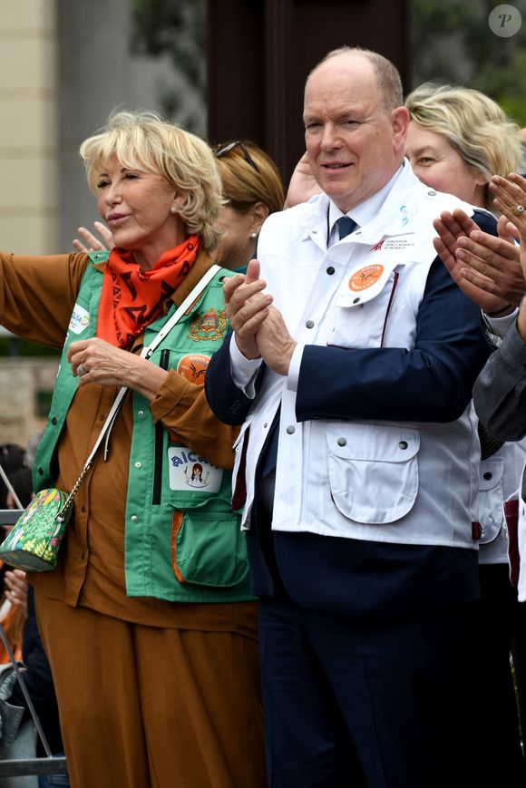 Le prince Albert II de Monaco a donné le départ de la 34eme édition du Rallye des Gazelles, depuis le chapiteau de Fonvieille à Monaco, en compagnie de Dominique Serra, la fondatrice et présidente du Rallye, de la marraine de coeur pour 2025, Luana Belmondo, Nadia Fettah Alaoui, la ministre de l'Economie et des Finances du Royaume du Maroc, du président du Conseil National Monégasque, Thomas Brezzo, et des personnalités du gouvernement, le 12 avril 2025 © Bruno Bebert / Bestimage