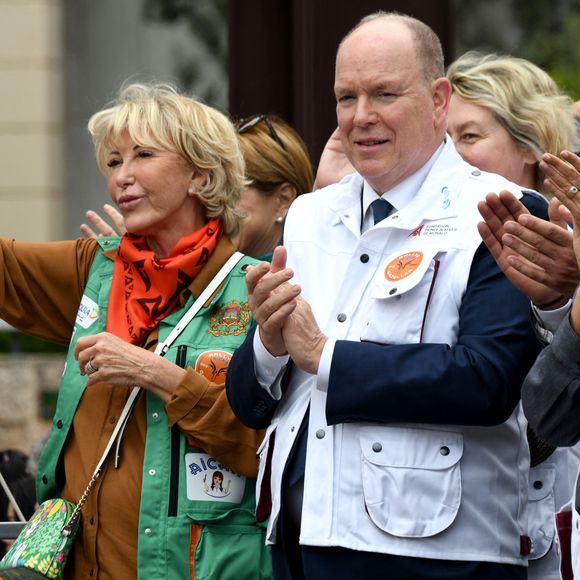 Le prince Albert II de Monaco a donné le départ de la 34eme édition du Rallye des Gazelles, depuis le chapiteau de Fonvieille à Monaco, en compagnie de Dominique Serra, la fondatrice et présidente du Rallye, de la marraine de coeur pour 2025, Luana Belmondo, Nadia Fettah Alaoui, la ministre de l'Economie et des Finances du Royaume du Maroc, du président du Conseil National Monégasque, Thomas Brezzo, et des personnalités du gouvernement, le 12 avril 2025 © Bruno Bebert / Bestimage