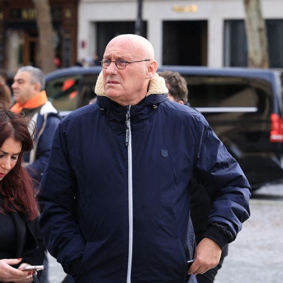 Bernard Laporte et sa femme Manon Laporte arrivent à la cérémonie funéraire de Rolland Courbis à l'église de la Madeleine à Paris, France, le 14 janvier 2026. Rolland Courbis, ancien footballeur français, entraîneur et commentateur médiatique au franc-parler, est décédé à l'âge de 72 ans. Photo par Jerome Domine/ABACAPRESS.COM