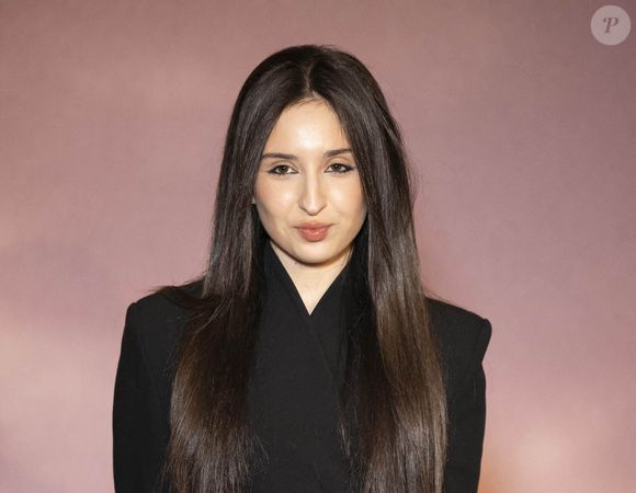 La participante de l'émission de télé-réalité "Star Academy" Ambre Jadah assiste à la première mondiale de la saison 4 de "Bridgerton" au Palais Brongniart à Paris, France. by Eliot Blondet/ABACAPRESS.COM