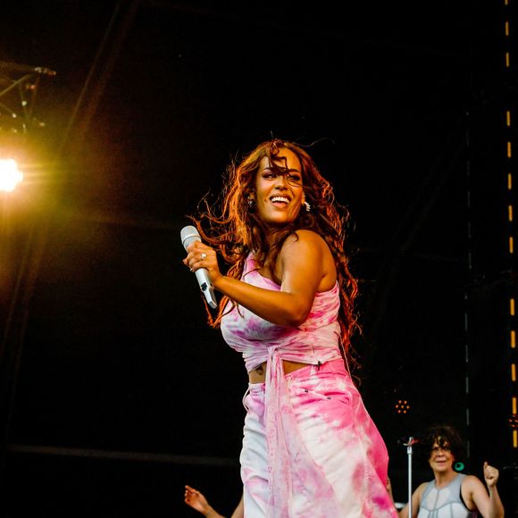 Amel Bent concert lors de la 8e édition de l'Armada à Rouen, France le 17 juin 2023. Photo par Tesson/ANDBZ/ABACAPRESS.COM