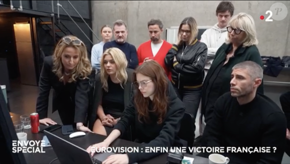 Louane Emera doit choisir le visuel officiel de l'Eurovision 2025, puisqu'elle y représentera la France, le samedi 17 mai 2025