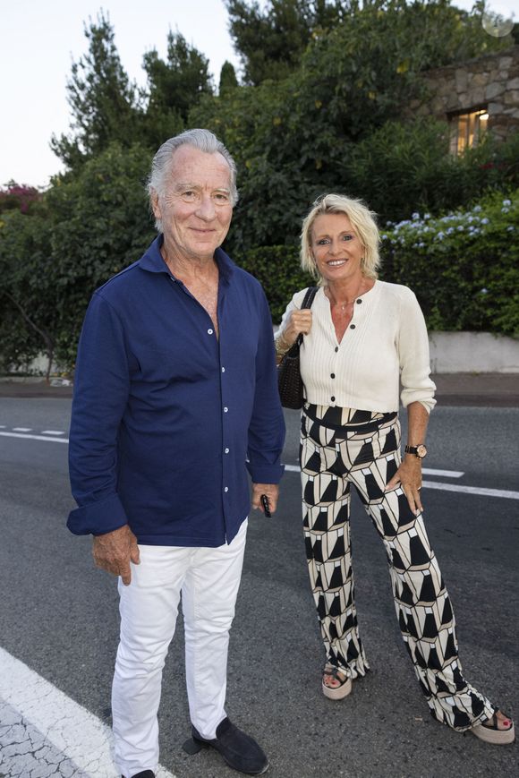Les deux animateurs ont longtemps officié sur les antennes de France Télévisions

Exclusif - William Leymergie et sa compagne Sophie Davant - Personnalités à la représentation de la pièce de théâtre "Le jour du kiwi" au Théâtre de Verdure lors du 40ème Festival de Ramatuelle. Le 6 août 2024. © Cyril Bruneau / Festival de Ramatuelle / Bestimage