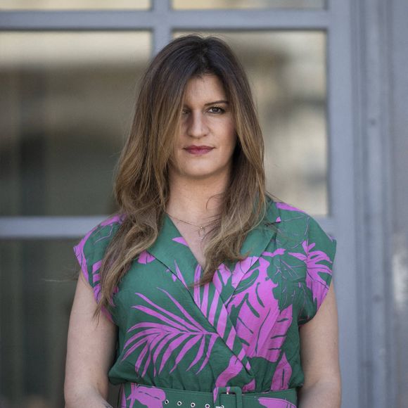 La secrétaire d'État française à l'Économie sociale et aux Associations, Marlène Schiappa, attend de saluer les dirigeants et militants indigènes d'Amazonie à Paris, France, le 26 mai 2023.  Photo par Eliot Blondet/ABACAPRESS.COM