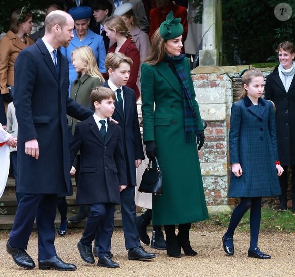 Kate Middleton, princesse de Galles, Prince Louis, Princesse Charlotte, Prince George, Le prince William, prince de Galles - La famille royale britannique se rend à la messe de Noël à Sandringham le 25 décembre 2024.  Photo par Julien Burton / Bestimage