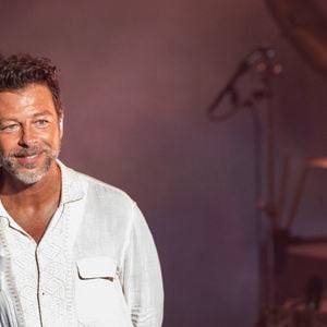 Exclusif - Christophe Maé - Christophe Maé, à l'occasion de sa tournée "Carnet de voyage", en concert au Théâtre de verdure lors du 40ème Festival de Ramatuelle. Le 1er août 2024
Cyril Bruneau / Festival de Ramatuelle / Bestimage