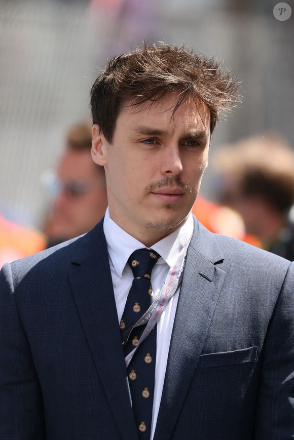Louis Ducruet pose le long de la grille de départ lors de l'E-Prix Monaco, 7ème meeting du Championnat du Monde ABB FIA de Formule E 2022-23 à Monaco, le 6 mai 2023. © Marco Piovanotto/ABACAPRESS.COM