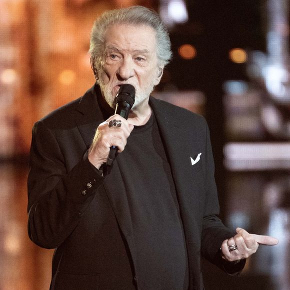 Eddy Mitchell se produit sur scène lors de la 40e édition des Victoires de la Musique à La Seine Musicale le 14 février 2025 à Boulogne-Billancourt, France. Photo par David NIVIERE/ABACAPRESS.COM