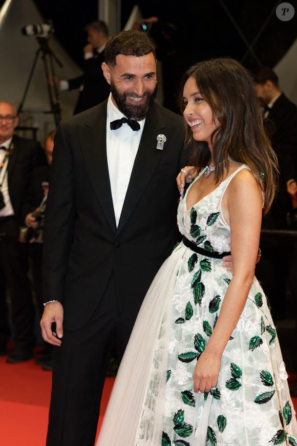 Les rumeurs de couple circulaient depuis quelques mois

Karim Benzema et sa compagne Lyna Khoudri lors de la montée des marches du film « 13 jours 13 nuits » lors du 78ème Festival International du Film de Cannes. Le 23 mai 2025
© Jacovides-Moreau / Bestimage