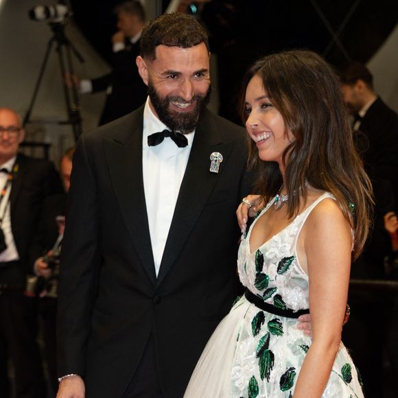 Les rumeurs de couple circulaient depuis quelques mois

Karim Benzema et sa compagne Lyna Khoudri lors de la montée des marches du film « 13 jours 13 nuits » lors du 78ème Festival International du Film de Cannes. Le 23 mai 2025
© Jacovides-Moreau / Bestimage