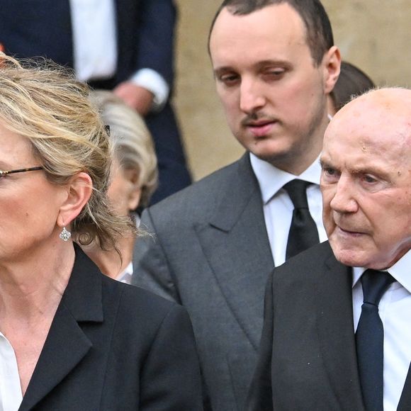 Claude Chirac, son fils Martin Rey-Chirac, François Pinault aux obsèques de Bernadette Chirac en la basilique Sainte-Clotilde à Paris (7ème) le 12 juin 2026. L’ancienne première dame de France est décédée le 5 juin 2026 à l’âge de 93 ans. 
© Jacovides / Liewig / Bestimage