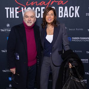 Pascal Praud et Catherine Bancarel assistent au spectacle "The Voice Is Back, 110e anniversaire de Franck Sinatra" à la Salle Pleyel, le 22 novembre 2025 à Paris, en France. Photo de Nasser Berzane/Abaca
