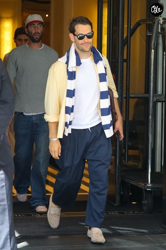 Ce jeudi, le célèbre créateur a provoqué l'inquiétude de ses millions d'abonnés en postant une photo inattendue

EXCLUSIVE New York, Simon Porte Jacquemus et Marco Maestri, sortant de leur hôtel à New York.
