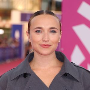 Chloé Jouannet revient sur son adolescence auprès de Jean Dujardin. Une période qu’elle raconte sans filtre dans le podcast Le Pigeonnier.

Chloe Jouannet - Tapis rouge pour la projection du film "Bugonia" lors du Festival du Cinema Américain de Deauville

© Denis Guignebourg/Bestimage