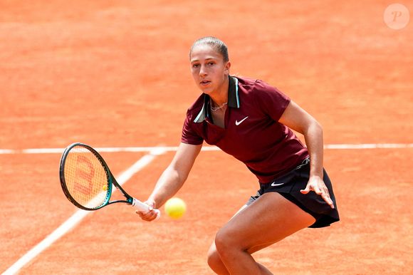 Diane Parry participe à l'épreuve du double dames lors du 8ème jour de Roland Garros 2025 à Roland Garros le 1er juin 2025 à Paris, France. 

Photo par Daniel Derajinski/Icon Sport/ABACAPRESS.COM