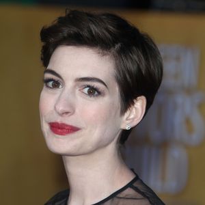 Anne Hathaway - People arrivant a la 19eme ceremonie des "Screen Actors Guild Awards" a Los Angeles, le 27 janvier 2013. © FAMEFLYNET / BESTIMAGE