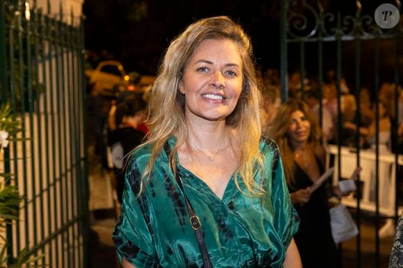 La journaliste sportive Carine Galli sera également de la partie. Exclusif - Carine Galli - Personnalités à la représentation de la pièce de théâtre "Vidéo Club" au Théâtre de Verdure lors du 40ème Festival de Ramatuelle. Le 5 août 2024 © Cyril Bruneau / Festival de Ramatuelle / Bestimage
