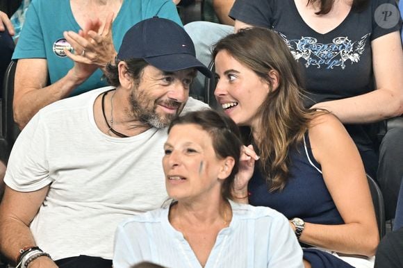 Patrick Bruel et Clémence assistent à la séance de natation du soir lors des Jeux Olympiques Paris 2024 à l'Arena Paris La Défense le 02 août 2024 à Nanterre, France. Photo by Laurent Zabulon/ABACAPRESS.COM
