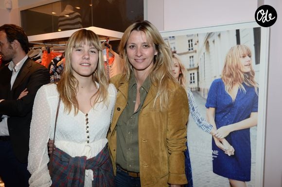 Lundi 21 septembre 2026, l'ex-femme du musicien a fièrement partagé le travail de son premier enfant sur Instagram

Exclusif - Sarah Lavoine et sa fille Yasmine - Vernissage du nouveau design éphémère de la boutique Comptoir Des Cotonniers de Saint-Sulpice à Paris, le 9 avril 2015. 
Crédit : RACHID BELLAK / BESTIMAGE