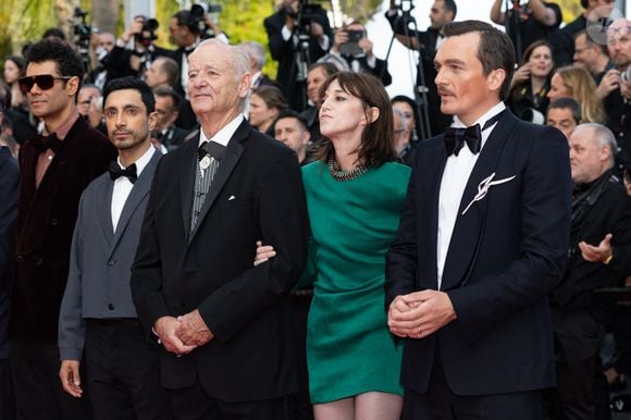 Eva Longoria, Julianne Moore, Carla Bruni et Charlotte Gainsbourg ont également brillé sur les marches.

Riz Ahmed, Bill Murray, Charlotte Gainsbourg, Rupert Friend à la montée des marches du film « The Phoenician Scheme » lors du 78ème Festival International du Film de Cannes, au Palais des Festivals à Cannes. Le 18 mai 2025. © Olivier Borde / Bestimage
