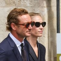 Dernier voyage de Mathilde Favier : le fils de Caroline de Monaco, Pierre Casiraghi, et sa femme Beatrice Borromeo parmi les proches réunis à Saint-Sulpice