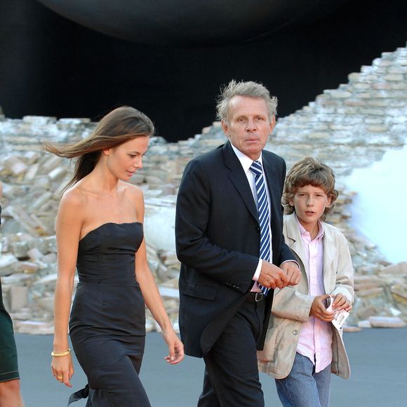 Le présentateur français Patrick Poivre d'Arvor, sa compagne Agathe Borne et son fils François arrivent à la projection de " Michael Clayton " lors de la 64ème édition de la Mostra de Venise à Venise, Italie, le 31 août 2007. Photo par Charriau-Khayat/ABACAPRESS.COM