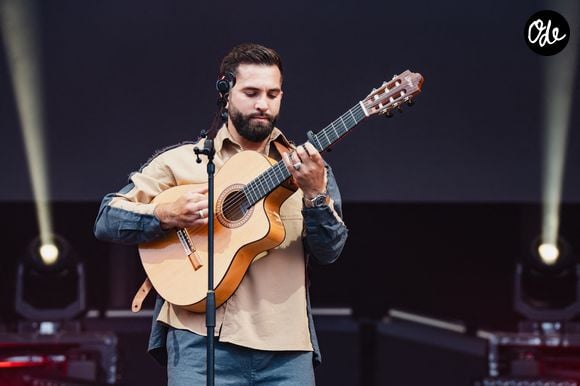 Kendji Girac - Les artistes sur la scène du V and B Fest' à Château-Gontier sur Mayenne le 21 août 2025 © Alexandre Fumeron / Afterdepth / Bestimage