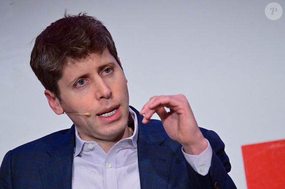 Parmi les applications d'intelligence artificielle, ChatGPT, développée par OpenAI, semble être parmi les plus populaires.

07 février 2025, Berlin : Sam Altman, cofondateur et PDG d'OpenAI, s'exprime lors d'une table ronde sur l'avenir de l'intelligence artificielle à l'université technique de Berlin. Photo : Sebastian Christoph Gollnow/DPA/ABACAPRESS.COM