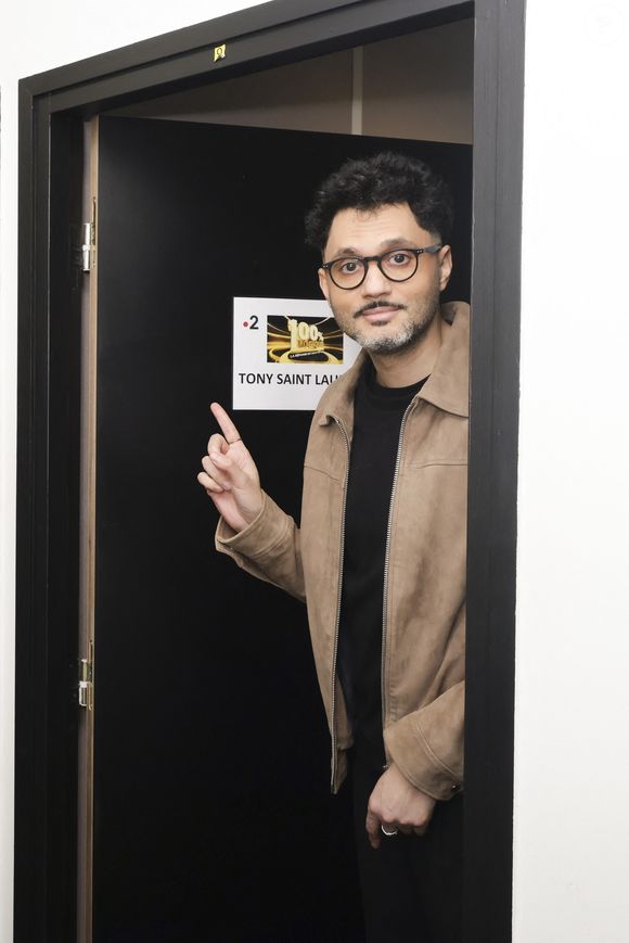 Tout comme l'humoriste Tony Saint Laurent

Exclusif - Tony Saint Laurent en backstage de l'enregistrement de l'émission "100% logique" présentée par C. Feraud et qui sera diffusée le 18 octobre 2025 au Studio du Lendit à Saint-Denis, France, le 11 mars 2024. © Jack Tribeca/Bestimage