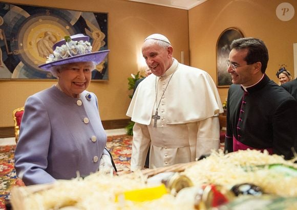 "Il en sera ravi... Quand il sera un peu plus grand !" avait-elle lancé
Jorge Mario Bergoglio, plus connu sous son nom de règne, François, est mort ce lundi 21 avril à 88 ans. Né en 1936 à Buenos Aires en Argentine, Jorge Mario Bergoglio était le premier pape non-européen depuis le VIIIe siècle. Zuma Press / Bestimage