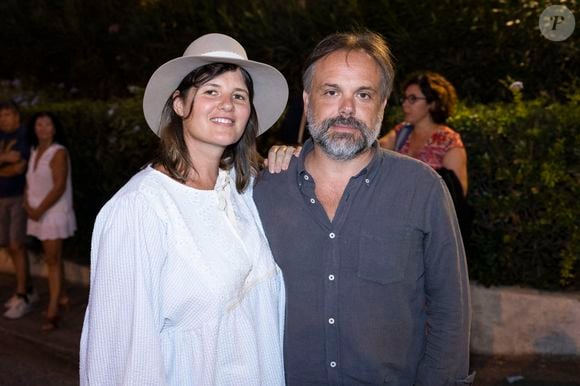 Exclusif - Kym Thiriot et son compagnon Romain Sardou - Personnalités lors de la représentation de la pièce de théâtre "Bungalow 21" au Théâtre de Verdure lors du 40ème Festival de Ramatuelle. Le 7 août 2024
© Cyril Bruneau / Festival de Ramatuelle / Bestimage