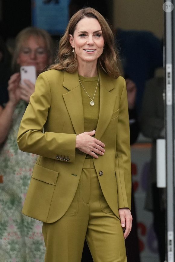 Catherine (Kate) Middleton, princesse de Galles, lors d'une visite à Home-Start à Oxford, le 9 octobre 2025. Home-Start UK se prépare à déployer une formation auprès de son réseau de 9 000 bénévoles sur la base de la série explicative du Centre for Early Childhood de la Royal Foundation.
PA Photo/ Bestimage