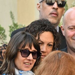 Alexia Laroche-Joubert, Julie et Christophe Mercy - Sorties des obsèques de Loana Petrucciani dans la cathédrale Sainte-Réparate à Nice le 10 avril 2026. © Bruno Bebert/Bestimage