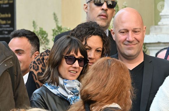 Alexia Laroche-Joubert, Julie et Christophe Mercy - Sorties des obsèques de Loana Petrucciani dans la cathédrale Sainte-Réparate à Nice le 10 avril 2026. © Bruno Bebert/Bestimage