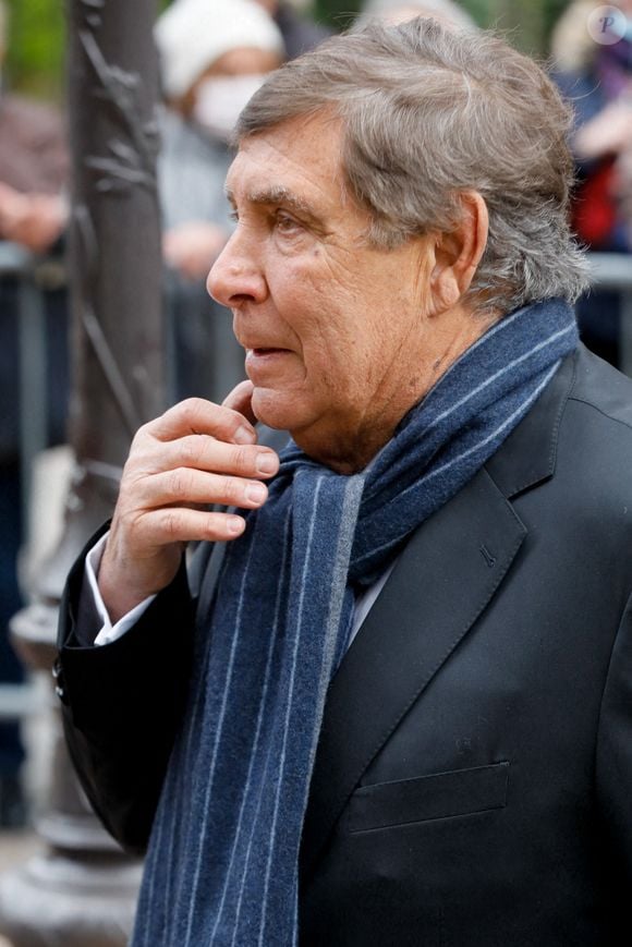 Originaire du quartier de Bonneveine dans le sud de Marseille, Carry-le-Rouet est le lieu où il passait le plus clair de son temps avec ses copains.

Jean-Pierre Foucault - Obsèques de Jean-Pierre Pernaut en la Basilique Sainte-Clotilde à Paris le 9 mars 2022.
© Christophe Clovis / Bestimage