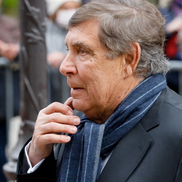 Originaire du quartier de Bonneveine dans le sud de Marseille, Carry-le-Rouet est le lieu où il passait le plus clair de son temps avec ses copains.

Jean-Pierre Foucault - Obsèques de Jean-Pierre Pernaut en la Basilique Sainte-Clotilde à Paris le 9 mars 2022.
© Christophe Clovis / Bestimage